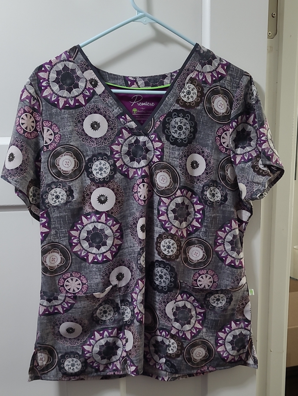 Premier Women's Gray & Purple Printed V-Neck Top